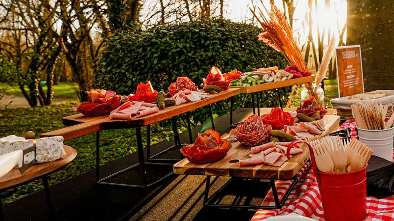 soirée-guinguette-plateau-charcuterie